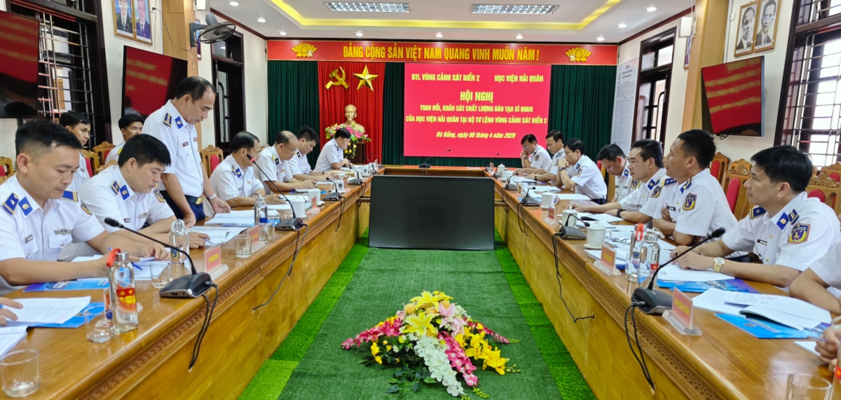 Đoàn công tác làm việc, trao đổi tại Bộ tư lệnh Vùng Cảnh sát biển 2