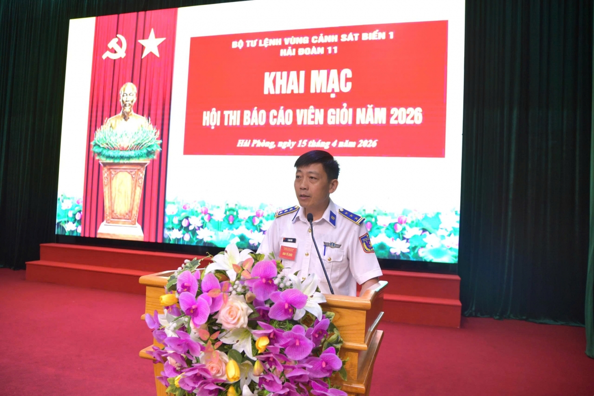 Đồng chí Chính ủy Hải đoàn phát biểu Khai mạc Hội thi