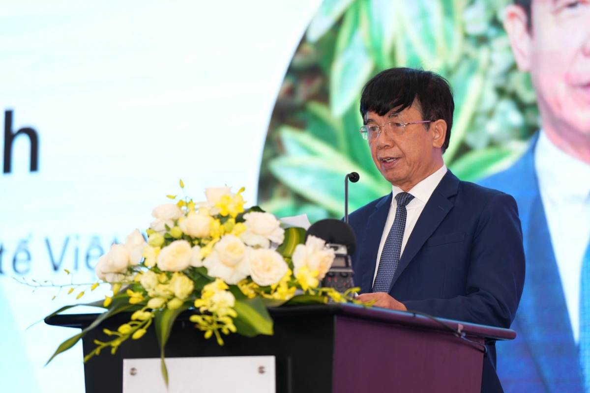 GS.TS Lê Hồng Hạnh, Chủ tịch Trung tâm Trọng tài quốc tế Việt Nam
 