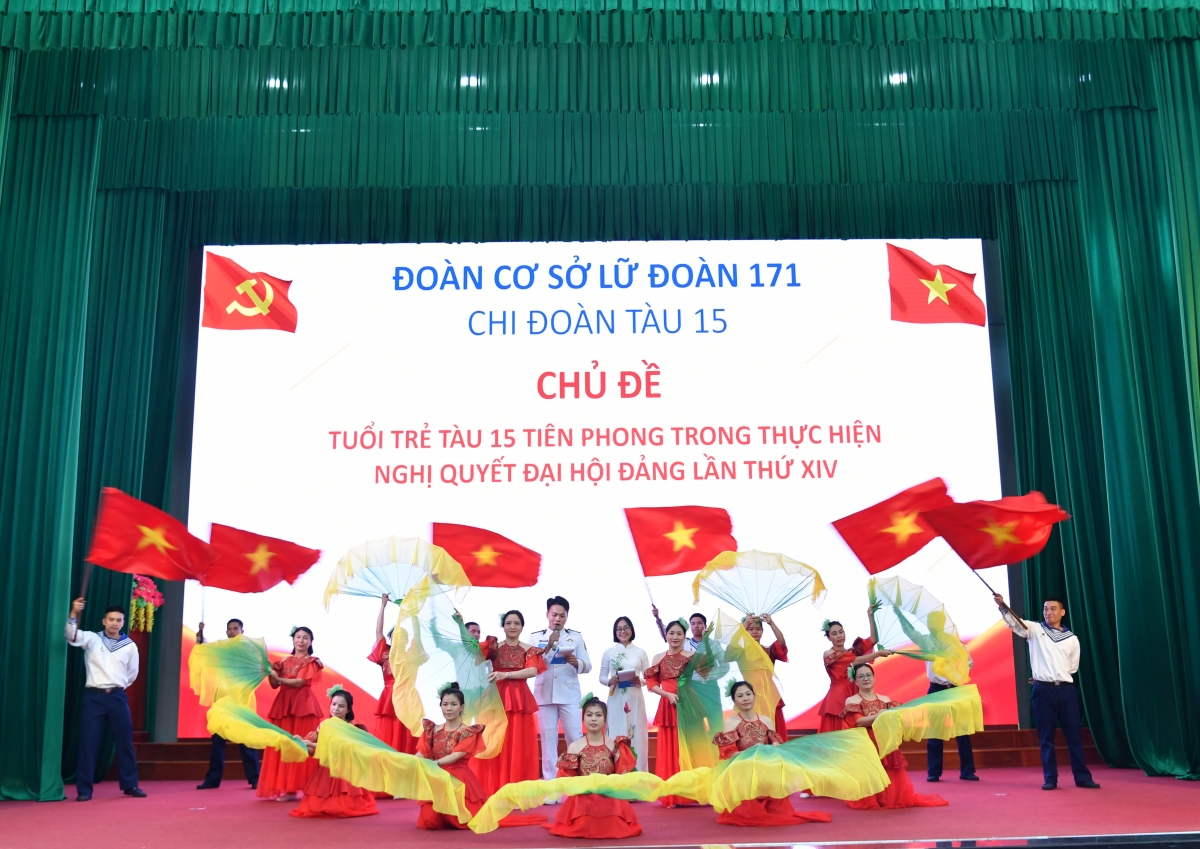 Phần thi tuyên truyền của Chi đoàn tàu 15.
