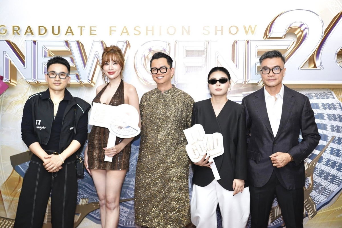 Sự kiện có sự góp mặt của nhiều tên tuổi trong ngành thời trang và nghệ thuật như đạo diễn Long Kan, Hoa hậu Lê Hoàng Phương, NTK Vũ Việt Hà, NTK Hà Duy..