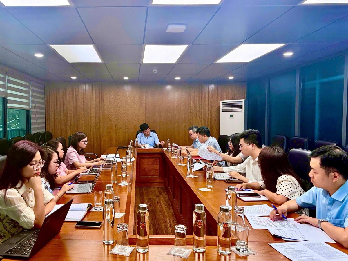 Quang cảnh cuộc họp. 