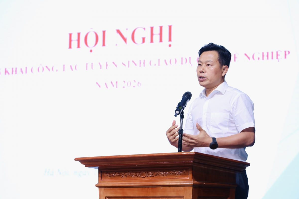 Thứ trưởng Bộ GD-ĐT Lê Quân phát biểu tại hội nghị