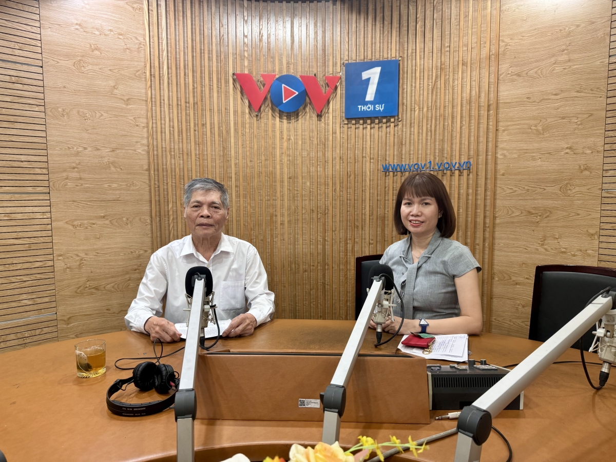 Nhà giáo ưu tú, TS Nguyễn Thanh Sơn, Nguyên Phó Vụ trưởng Vụ Giáo dục, ban Khoa giáo Trung ương, Phó Chủ tịch Hội Tâm lý Giáo dục Hà Nội và BTV Lê Thu