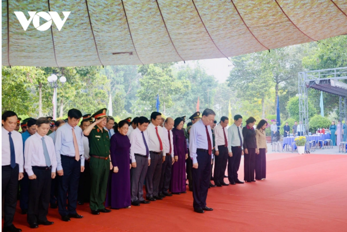 Tổng Bí thư, Chủ tịch nước Tô Lâm dâng hương tại Tây Ninh