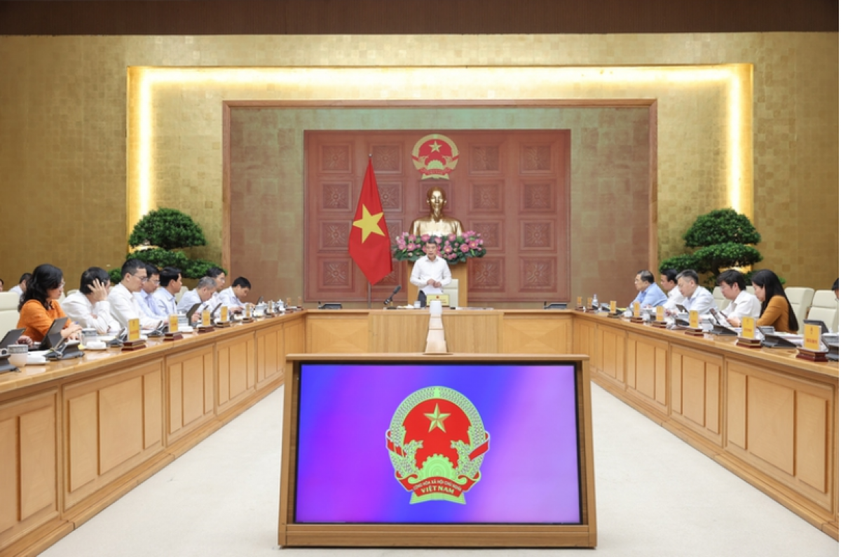 Thủ tướng Chính phủ Lê Minh Hưng chủ trì cuộc làm việc với Ngân hàng Nhà nước.