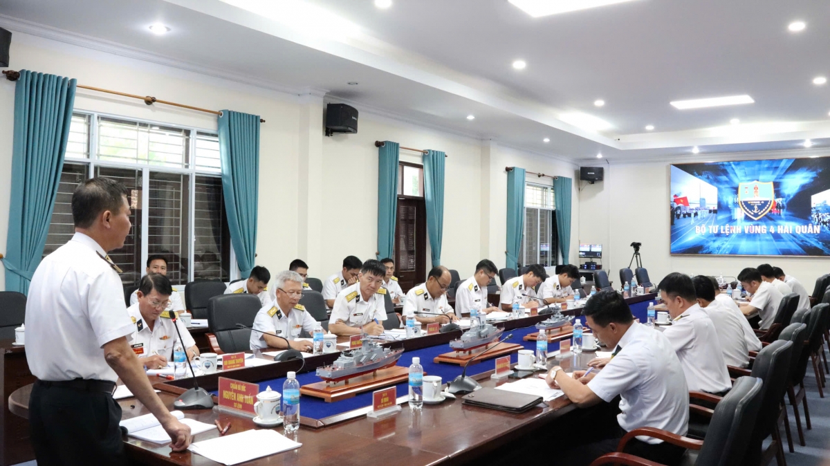 Chuẩn Đô đốc Nguyễn Anh Tuấn chủ trì Hội nghị