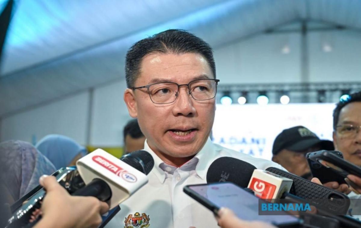 Bộ trưởng Bộ Nhà ở và Chính quyền địa phương Malaysia Nga Kor Ming trả lời báo giới hôm 13.4 - Nguồn Bernama