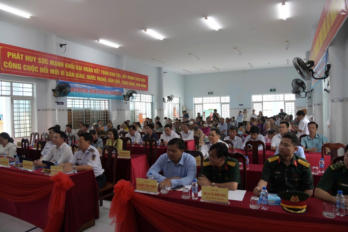 Các đại biểu tham dự chương trình