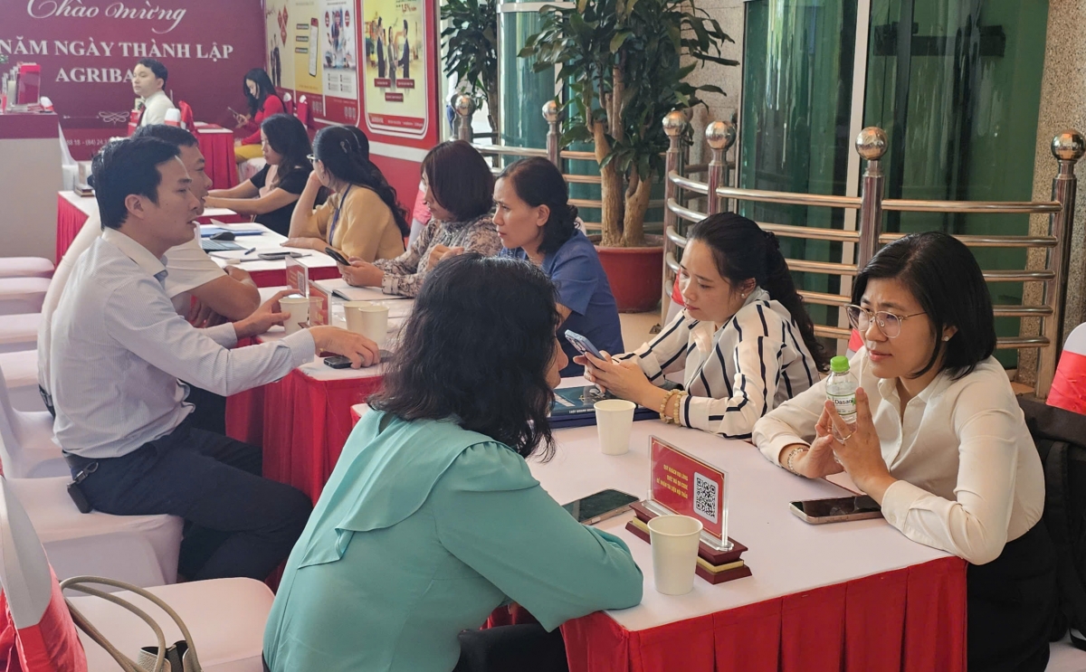 Các sở, ban ngành thành phố Hải Phòng tư vấn, giải đáp ý kiến của các doanh nghiệp về thủ tục đầu tư, kinh doanh