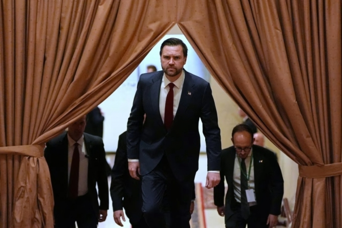 Phó Tổng thống Mỹ JD Vance dự họp báo sau khi gặp các đại diện từ Pakistan và Iran vào ngày 12-4 tại TP Islamabad - Pakistan. Ảnh: AP.