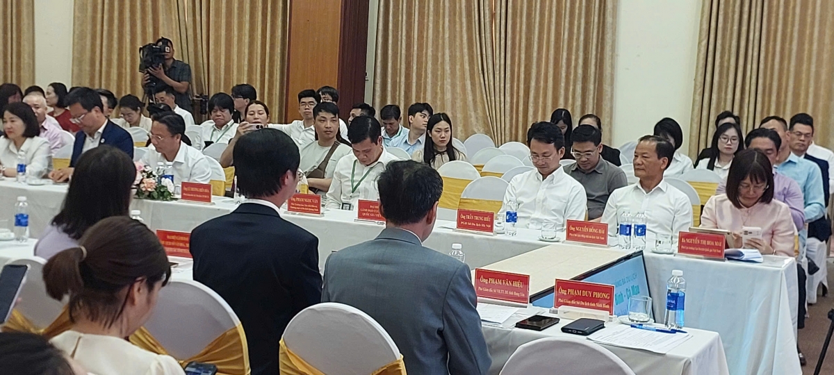 Đông đảo đại biểu tham dự hội nghị là lãnh đạo ngành du lịch và đại diện các doanh nghiệp du lịch trên cả nước