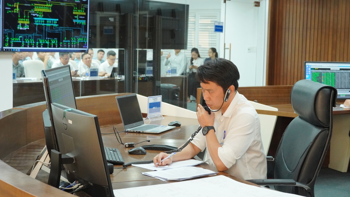 Các kịch bản được xây dựng đa dạng, tập trung vào các tình huống sự cố trên lưới điện 220kV và 110kV, trong đó lựa chọn các tình huống sự cố trên đường dây truyền tải quan trọng mà khi sự cố có ảnh hưởng lớn đến vận hành an toàn, ổn định của hệ thống làm tình huống diễn tập nhằm nâng cao năng lực và kỹ năng xử lý sự cố cho các điều độ viên bám sát với đặc điểm vận hành hệ thống điện khu vực.