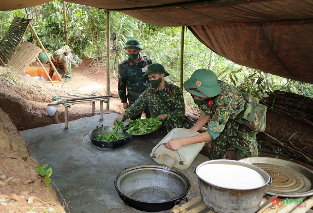 Ngày nay bếp Hoàng Cầm được áp dụng rộng rãi trong huấn luyện, dã ngoại của các đơn vị quân đội