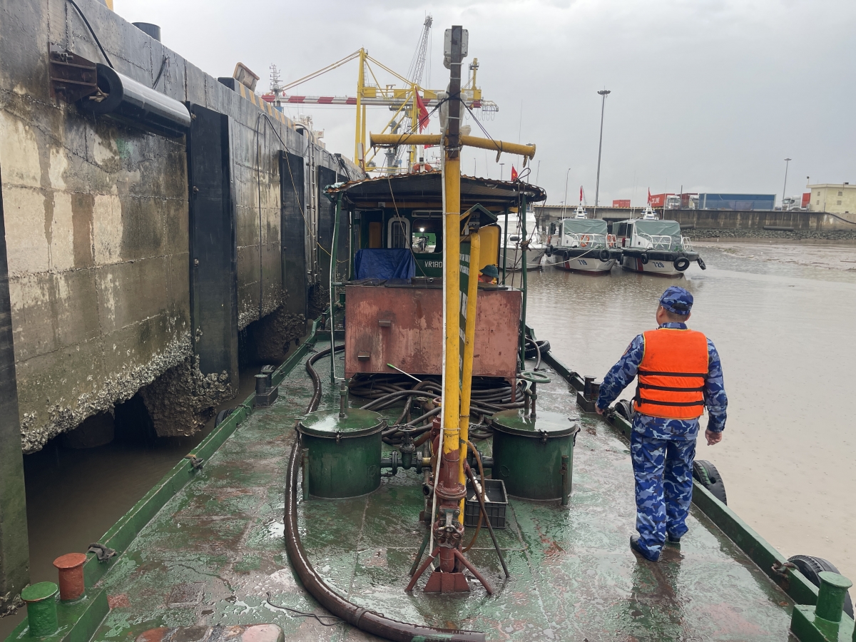 Tàu chở dầu DO vi phạm mang số hiệu HP-4567