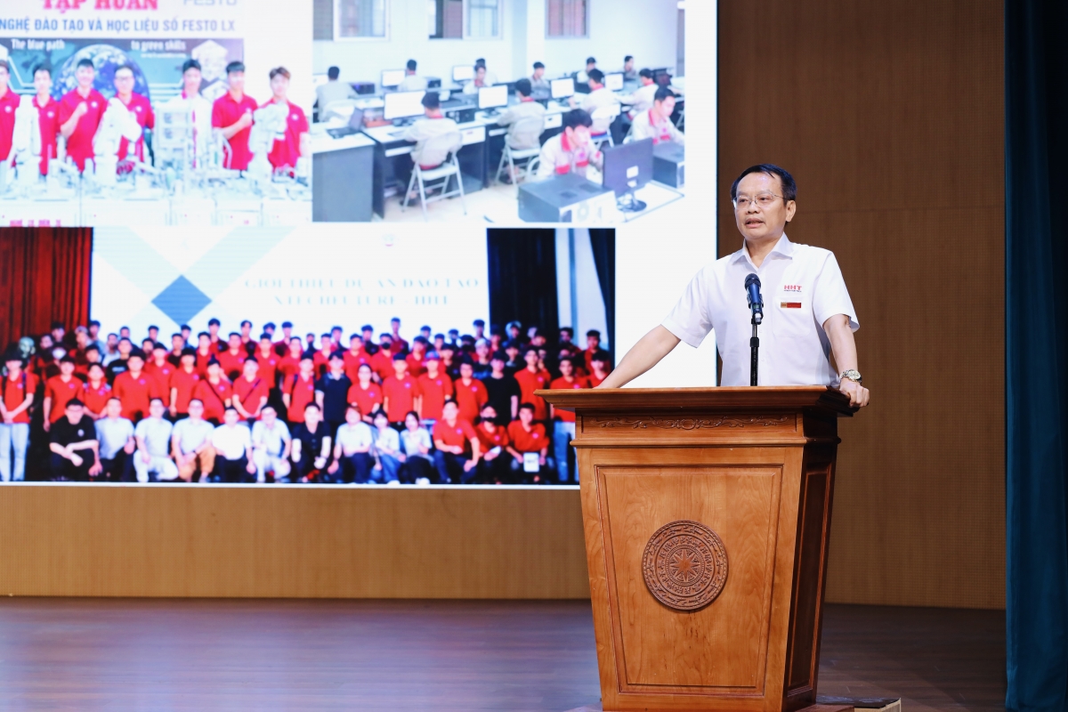 Đại diện lãnh đạo cơ sở giáo dục nghề nghiệp phát biểu tham luận tại hội nghị_Ảnh MOET