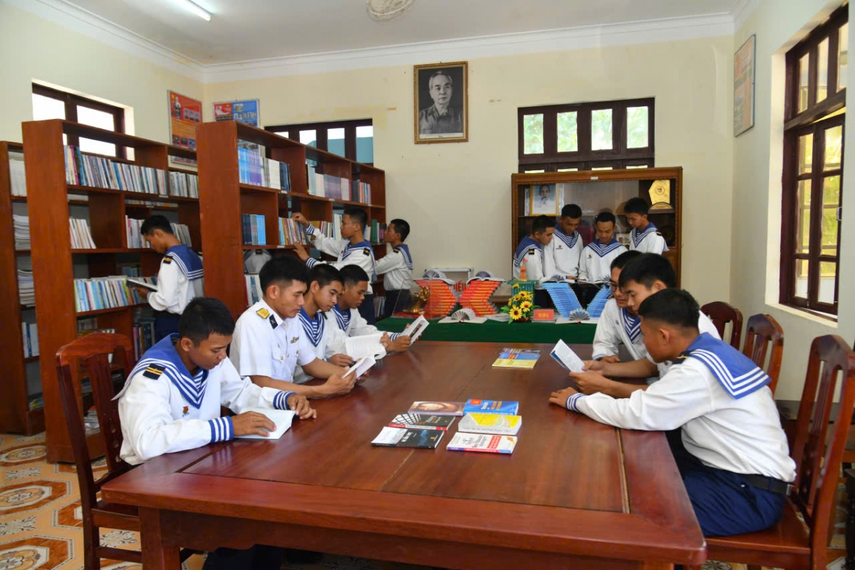 Lan tỏa tình yêu sách tại đảo Sơn Ca