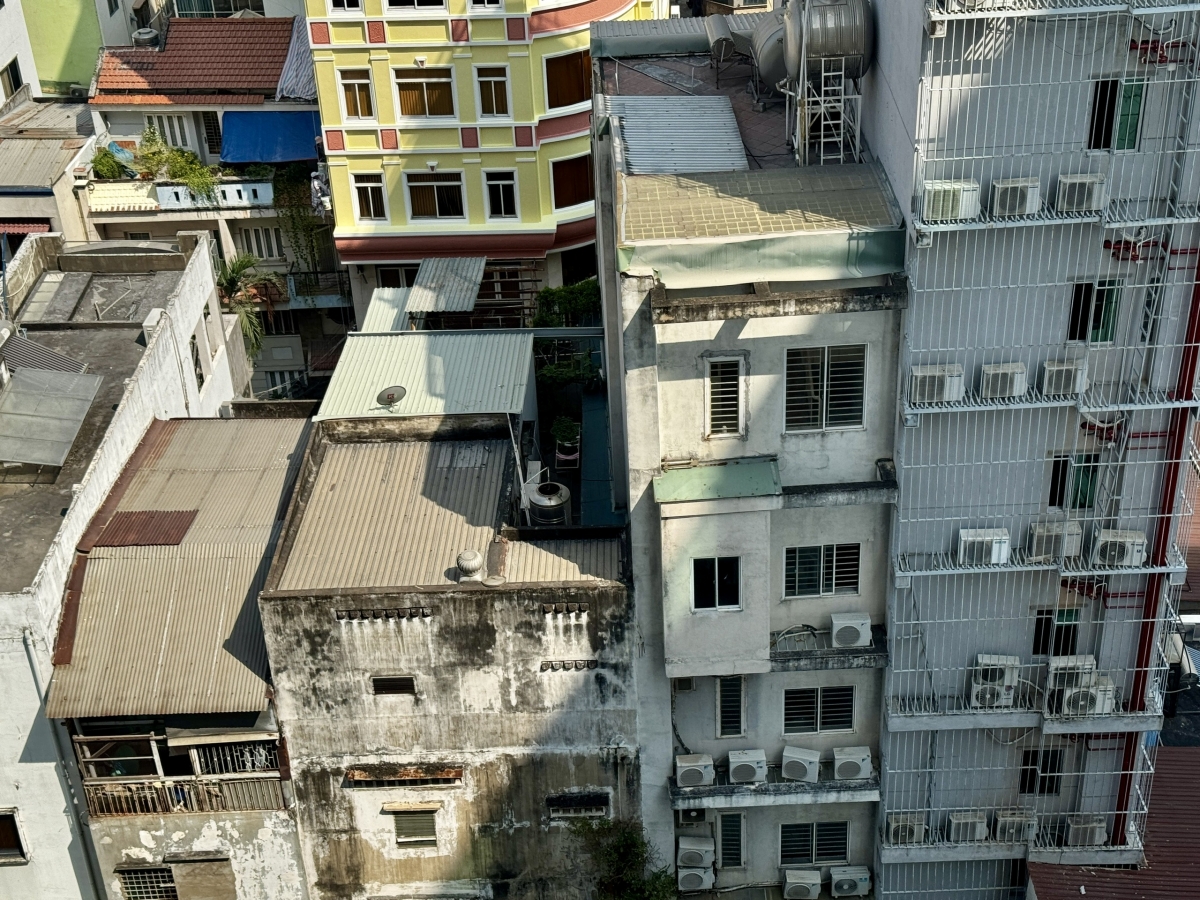 Máy lạnh sử dụng liên tục khiến tiền điện tăng cao.