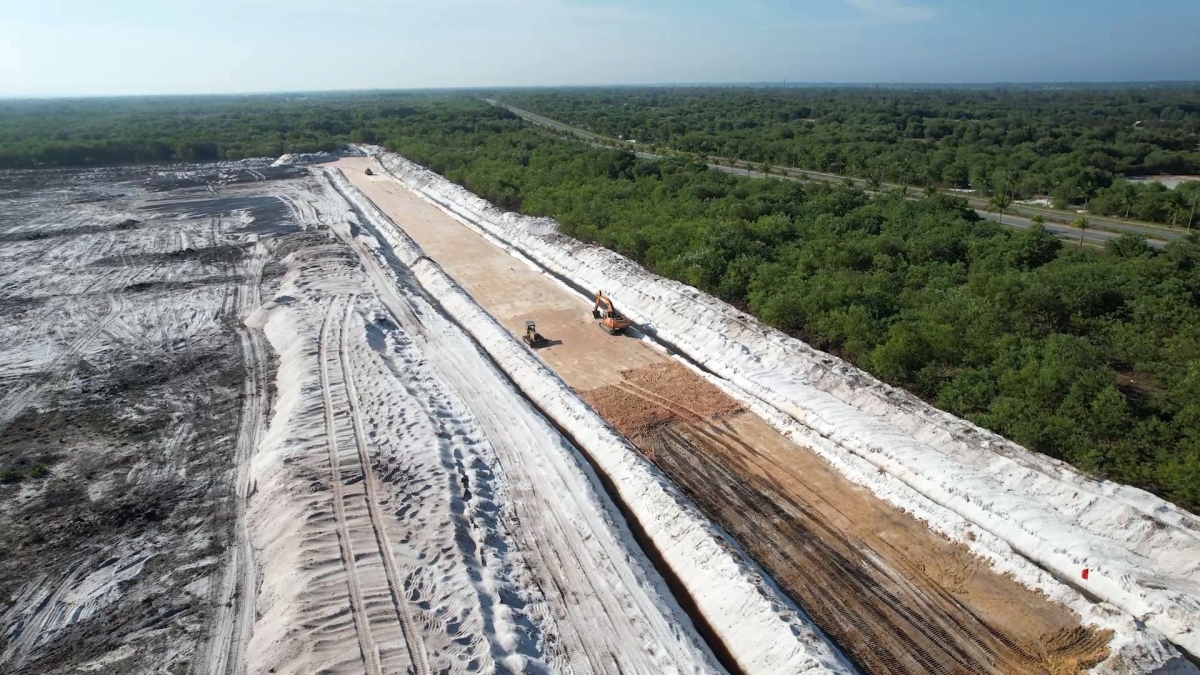 Nhiều dự án khu công nghiệp quy mô lớn khu vực Nam thành phố Đà Nẵng đang thi công sôi động.