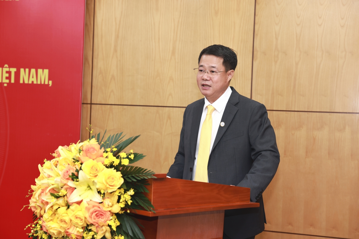 Chủ tịch Hội đồng thành viên Tổng công ty Bưu điện Việt Nam Nguyễn Trường Giang phát biểu tại lễ ký