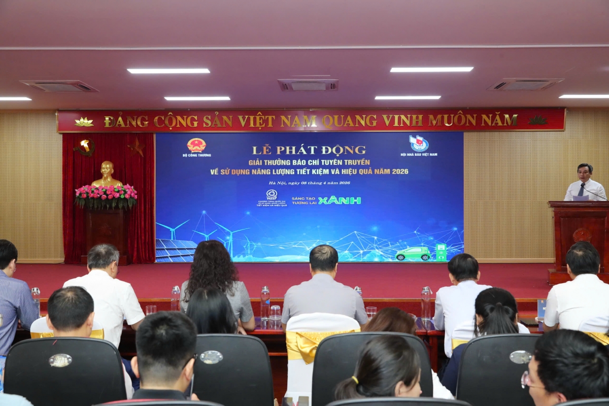 Ông Phan Toàn Thắng - CVP Hội Nhà báo Việt Nam công bố thể lệ  Giải thưởng báo chí tuyên truyền về sử dụng năng lượng tiết kiệm và hiệu quả năm 2026.