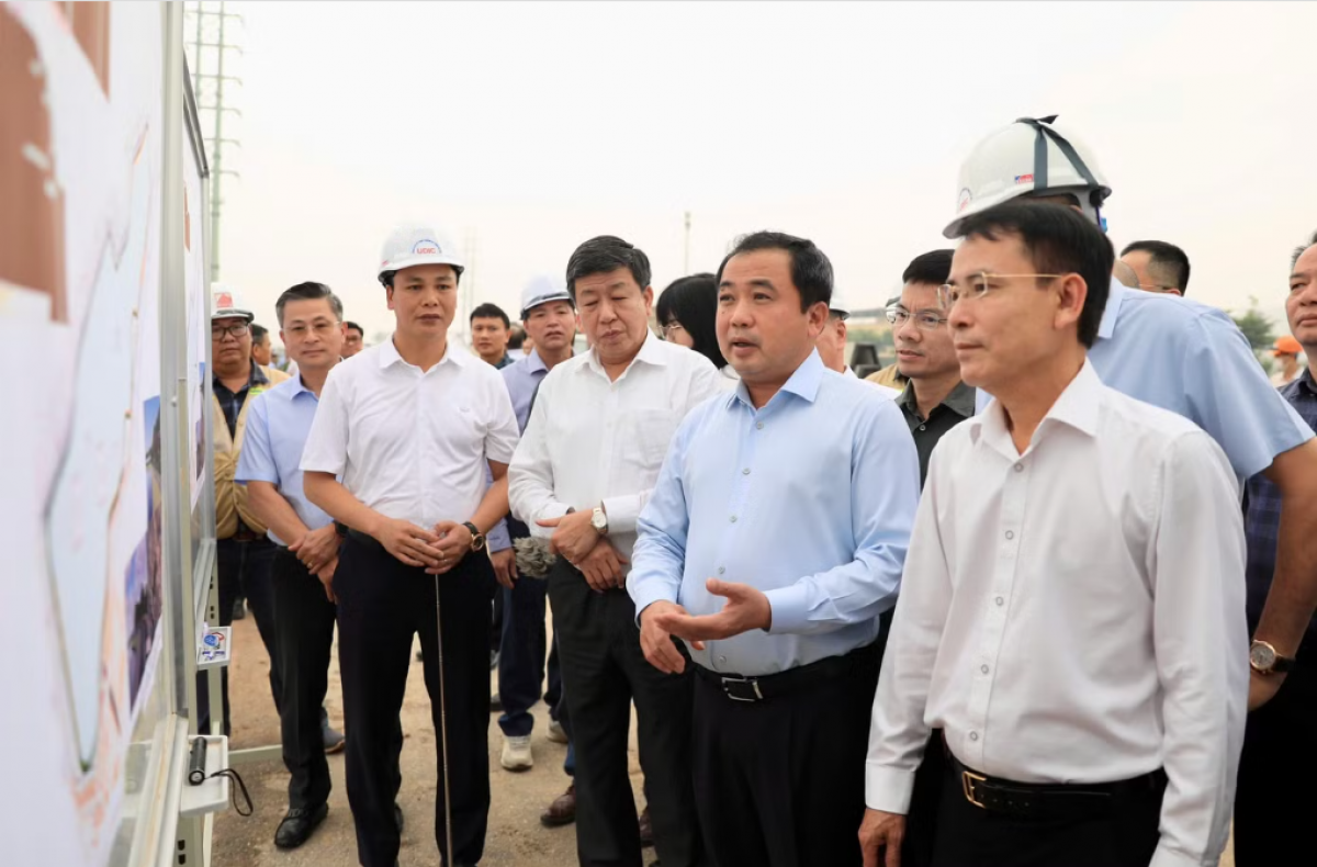 Bí thư Trần Đức Thắng cùng đoàn công tác kiểm tra thực địa một số dự án trọng điểm.