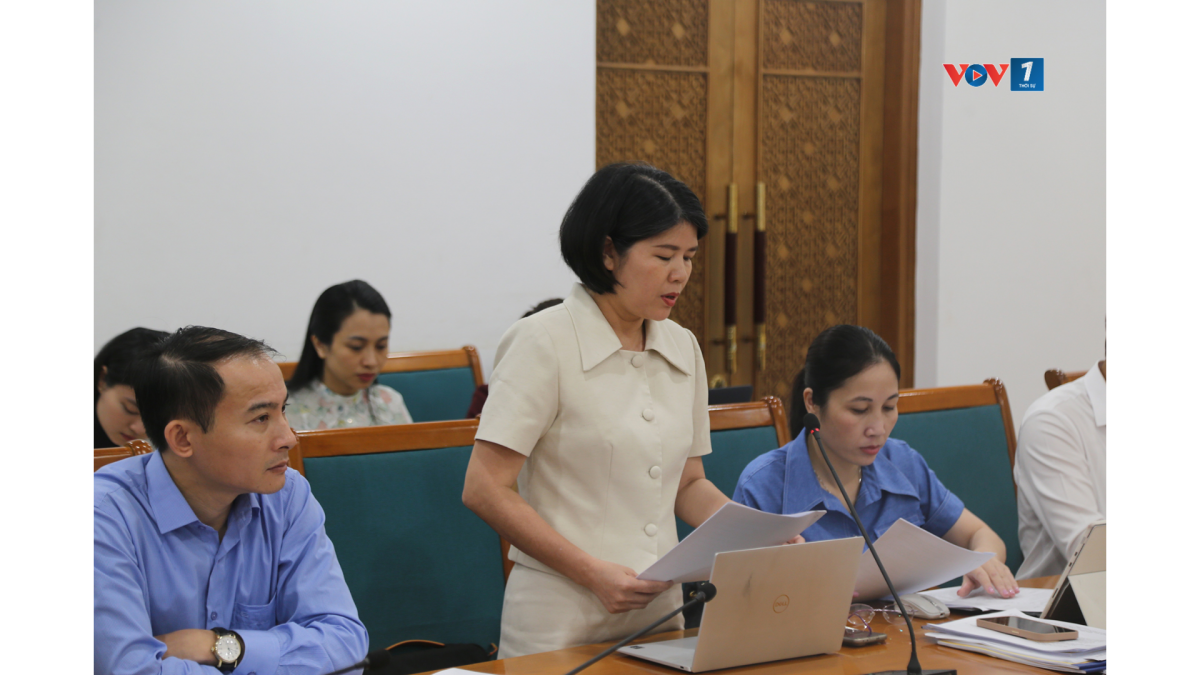 Đại diện các sở ban ngành, đơn vị tại tỉnh Quảng Ninh nêu báo cáo công tác chuẩn bị cho Liên hoan phát thanh toàn quốc lần thứ XVII
 