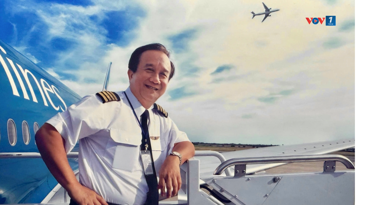 Ông Nguyễn Thành Trung khi chuyển sang bay dân sự (ảnh NVCC)