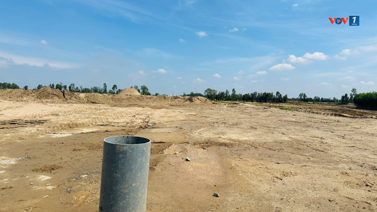 Từng mét đường vẫn đang được nối dài bằng mồ hôi, trách nhiệm và quyết tâm của người lao động