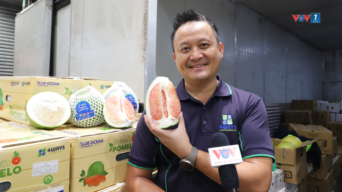 Ông Lý Hoàng Duy rất tự tin với chất lượng của quả bưởi Việt Nam. Nguồn: Việt Nga/VOV Australia