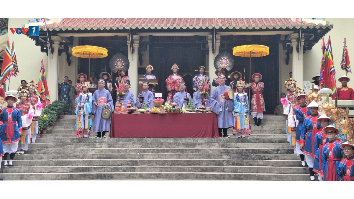 Lễ rước vua Hùng ở Đền thờ Vua Hùng khu vực Thảo Cầm viên Sài Gòn (Ảnh: Lệ Hằng)