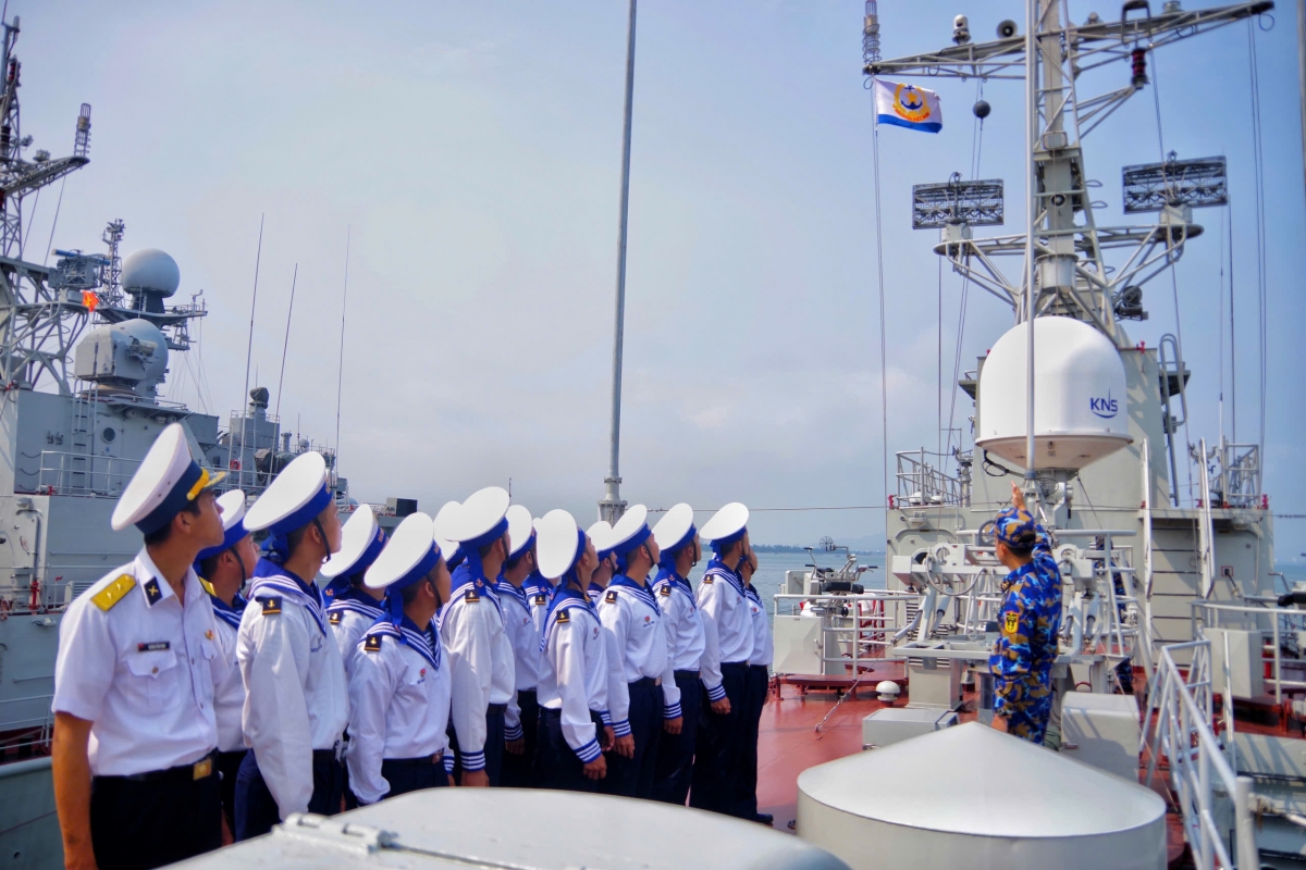 Tham quan tại đơn vị tàu của Lữ đoàn 172, 161