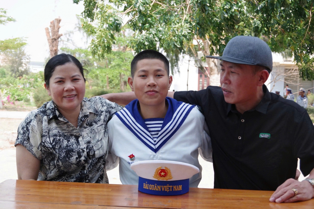 Thân nhân cảm nhận rõ sự trưởng thành của con em mình