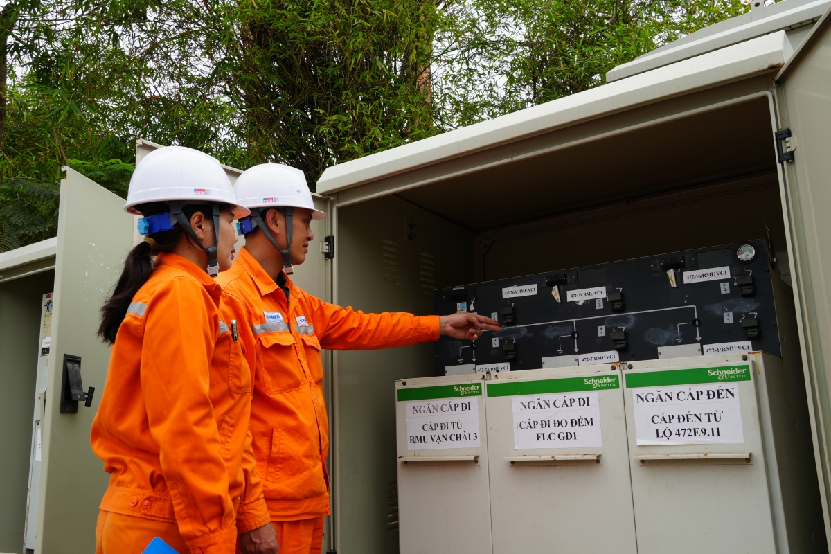 Tủ kết nối giữa hai trạm biến áp 110kV là A9-11 Sầm Sơn và Sầm Sơn 2