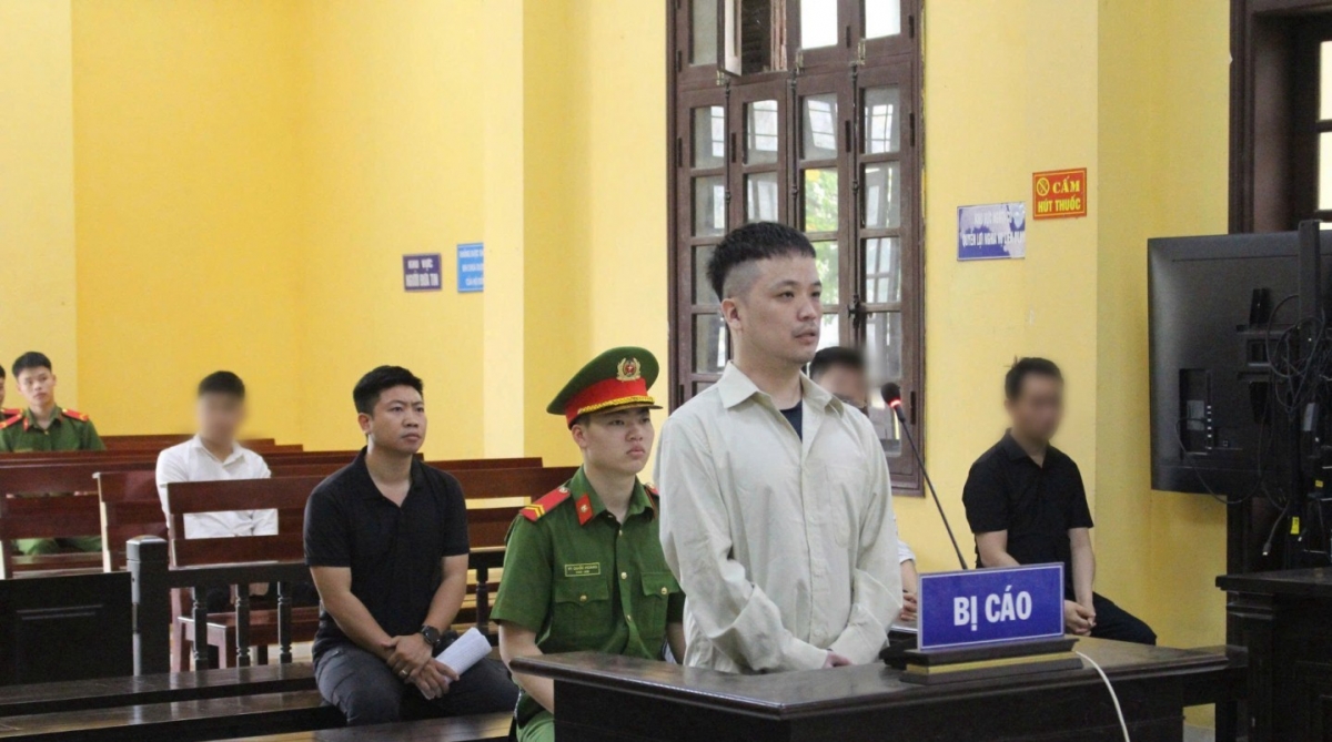 Bị cáo Lê Việt Hùng tại phiên tòa.