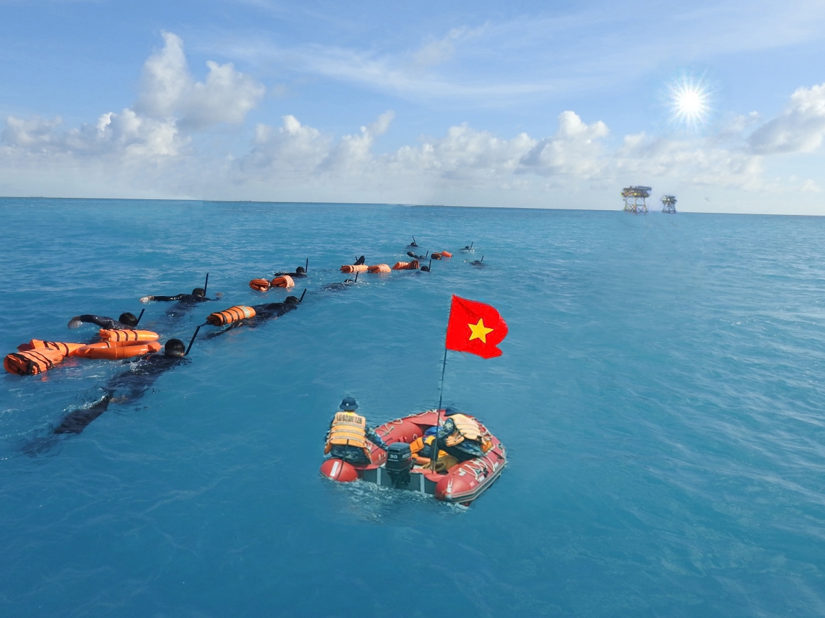 Huấn luyện bơi chiến thuật đường dài 