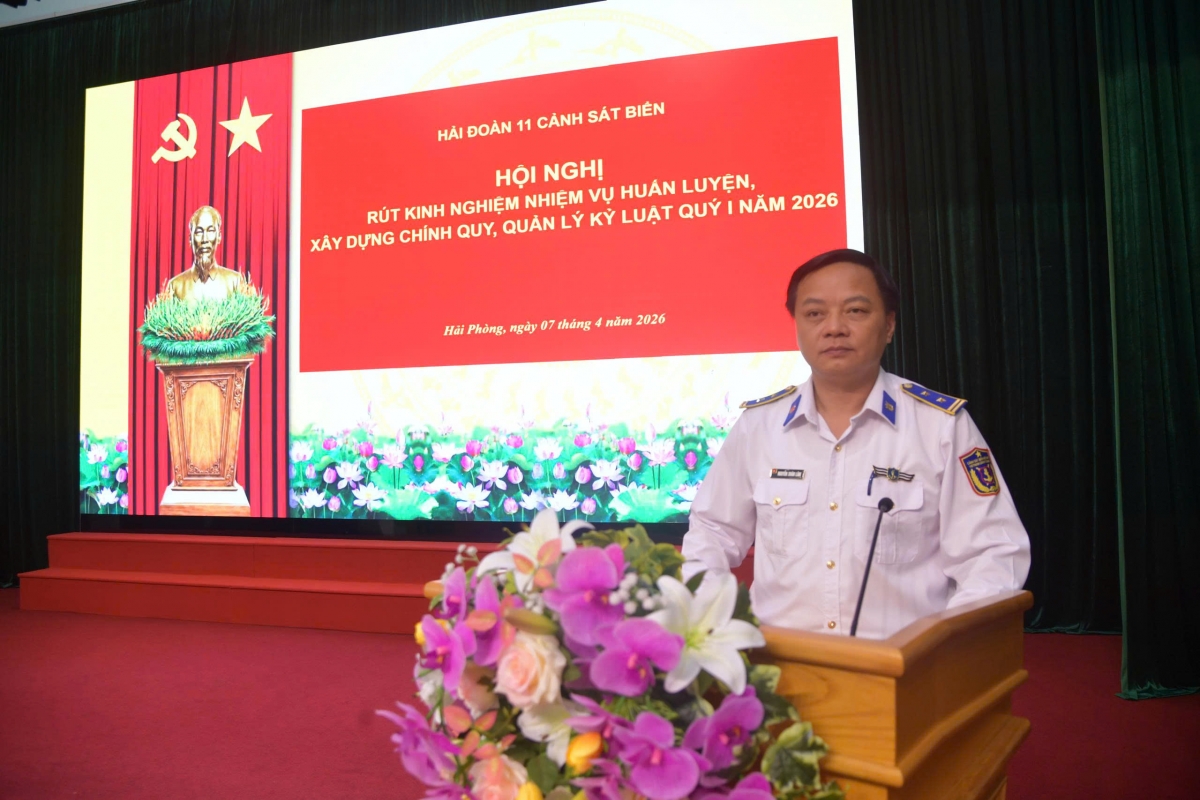 Đồng chí Trung tá Nguyễn Xuân Lâm - Hải đoàn trưởng phát biểu tại hội nghị