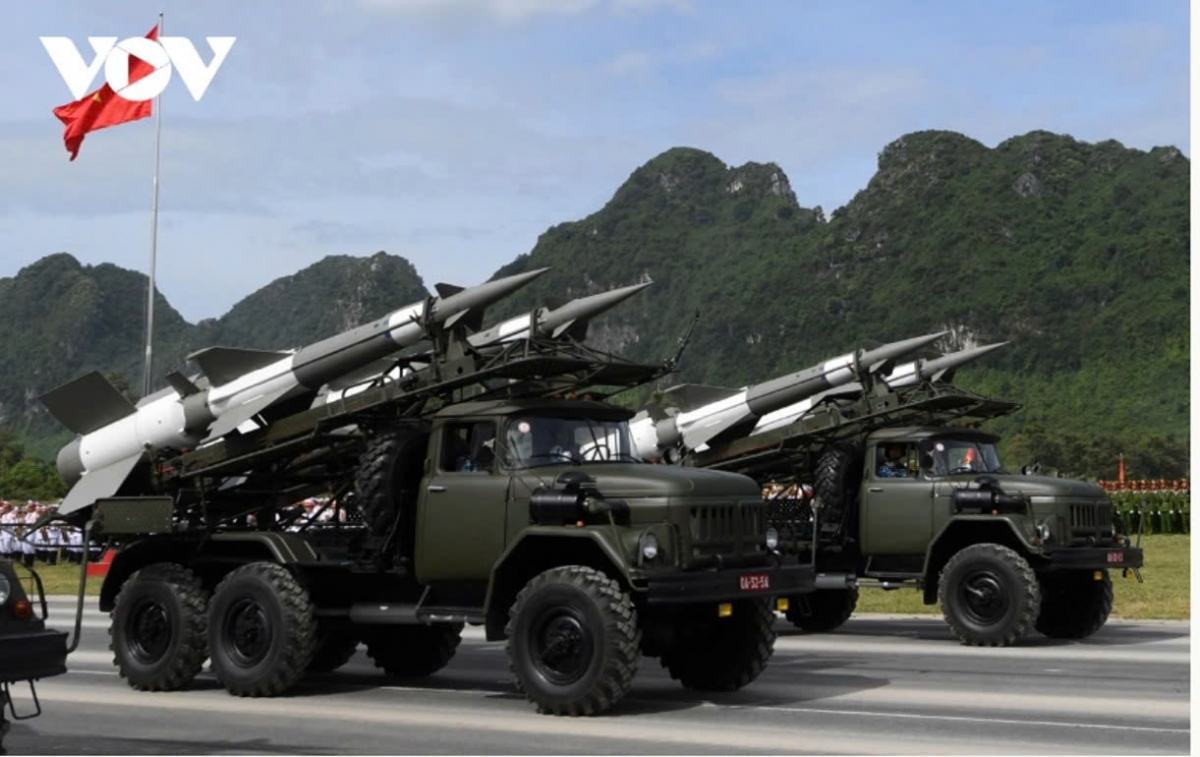 Tổ hợp tên lửa phòng không S-125-VT phiên bản do Việt Nam hiện đại hoá có khả năng cơ động, hiệu quả, chiến đấu cao