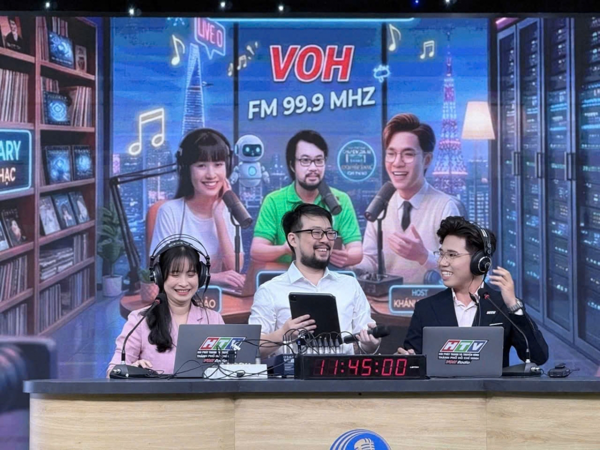 Phần thi chương trình phát thanh trực tiếp của Đài Phát thanh- Truyền hình TP. Hồ Chí Minh- Ảnh Internet