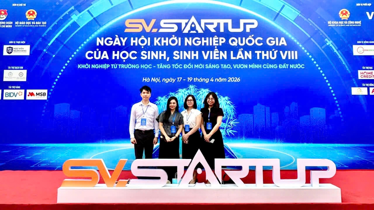 Các thành viên của Viện Đổi mới sáng tạo Văn hóa, Giáo dục và Khởi nghiệp Việt Nam (VICEE) đồng hành cùng SV STARTUP 2026 với vai trò mentor