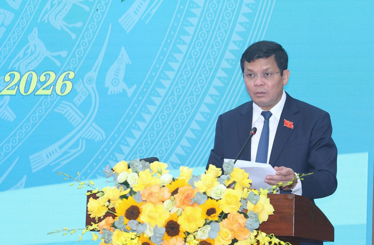 Ông Nguyễn Đức Tuy, Chủ tịch HĐND tỉnh Quảng Ngãi phát biểu khai mạc kỳ họp.