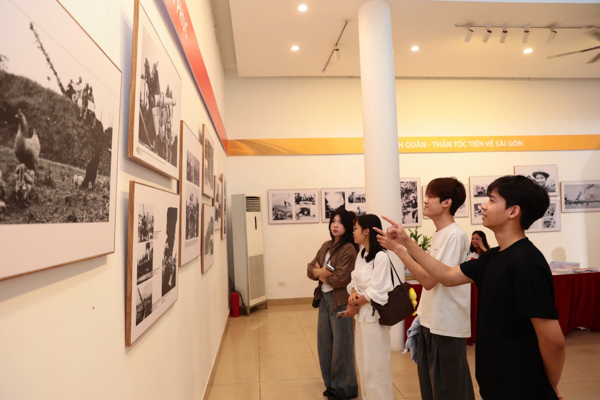 Những khoảnh khắc, bức ảnh lịch sử cùng ký ức chiến trường là lời nhắc nhớ, khơi dậy trách nhiệm đến thế hệ trẻ ngày nay