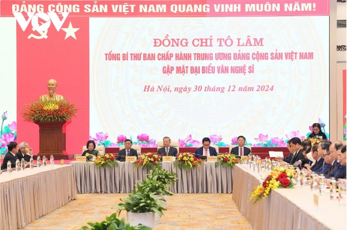 Tổng Bí thư, Chủ tịch nước Tô Lâm gặp mặt đại biểu các văn nghệ sĩ