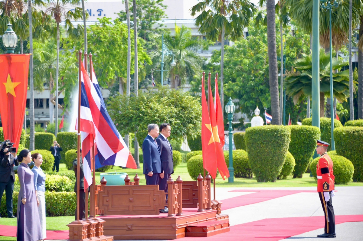 Thủ tướng Thái Lan chủ trì lễ đón trọng thể Tổng Bí thư, Chủ tịch nước Tô Lâm cùng Phu nhân