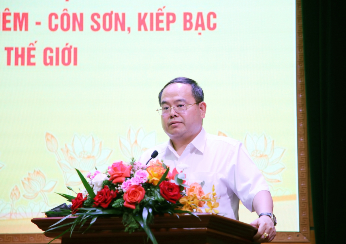   Ông Quản Minh Cường, Uỷ viên Ban chấp hành Trung ương Đảng, Bí thư tỉnh uỷ Quảng Ninh, Trưởng đoàn Đại biểu quốc hội tỉnh Quảng Ninh phát biểu tại hội nghị.