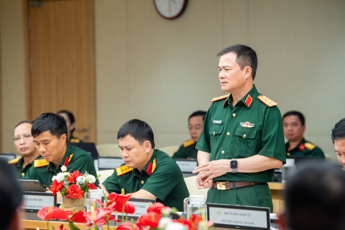 Chủ tịch kiêm Tổng giám đốc Viettel Tào Đức Thắng phát biểu tại lễ ký kết hợp tác