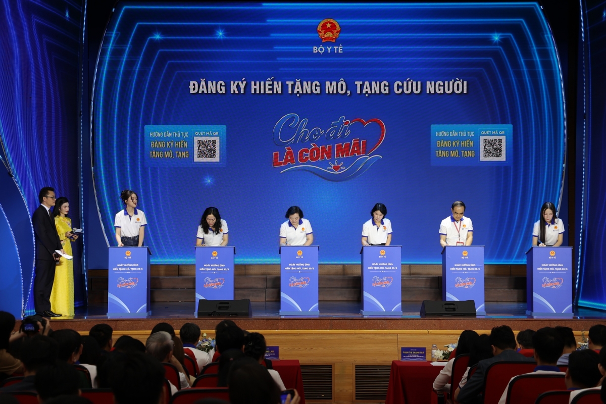 Các đại biểu tham gia đăng ký hiến mô, tạng cứu người