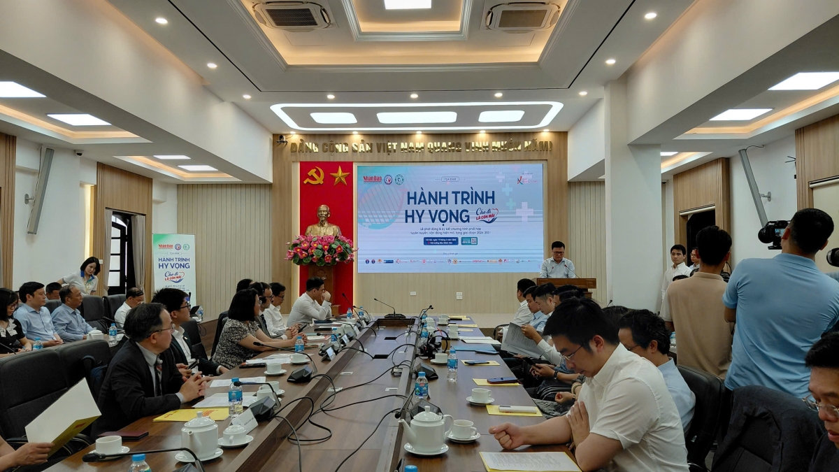 Toàn cảnh tọa đàm “Hành trình hy vọng”