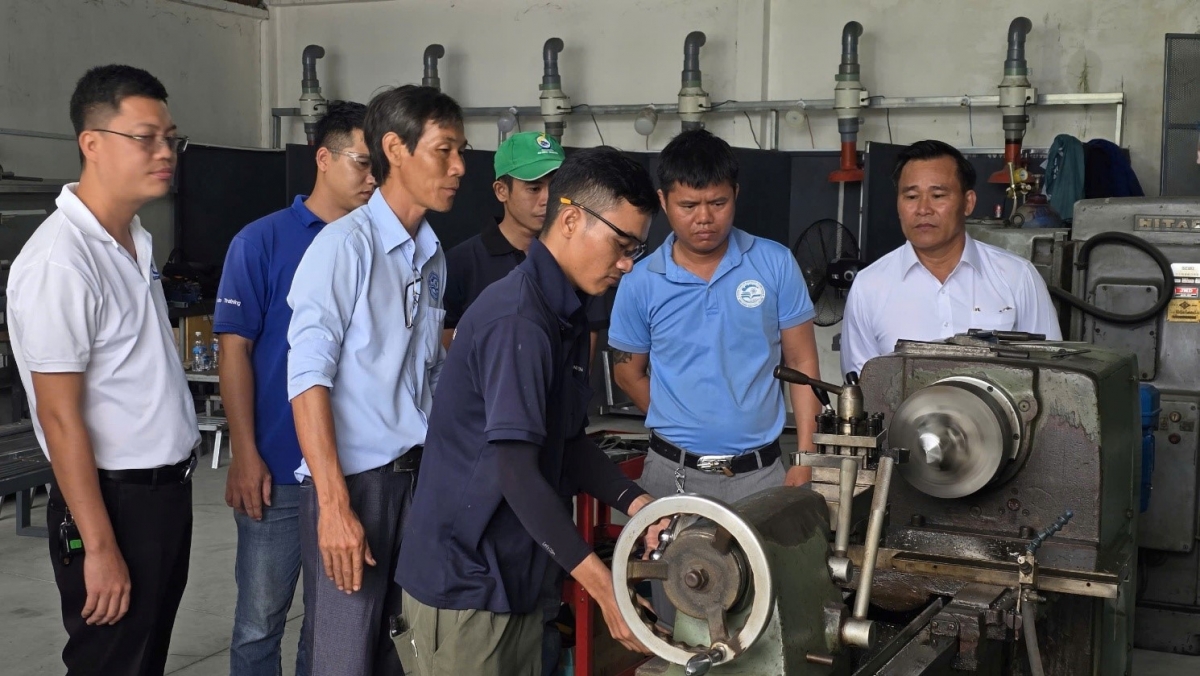 Học viên thực hành tại trường