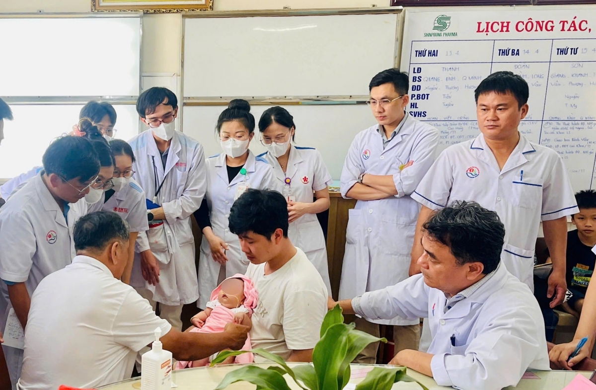 Bác sỹ Bệnh viện chấn thương chỉnh hình thành phố Hồ Chí Minh chuyển giao kỹ thuật tại Bệnh viện đa khoa tỉnh Khánh Hòa